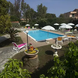 Aparthotel Pool & Garden, Loano